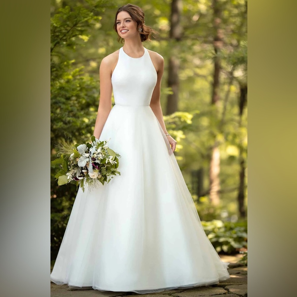 Essence of Australia High Halter Neck Open Back Ballgown Wedding Dress Size 12